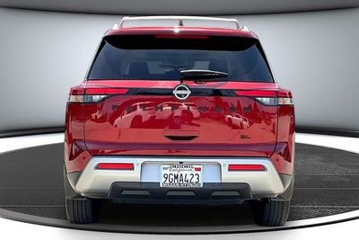 2023 Nissan Pathfinder SL