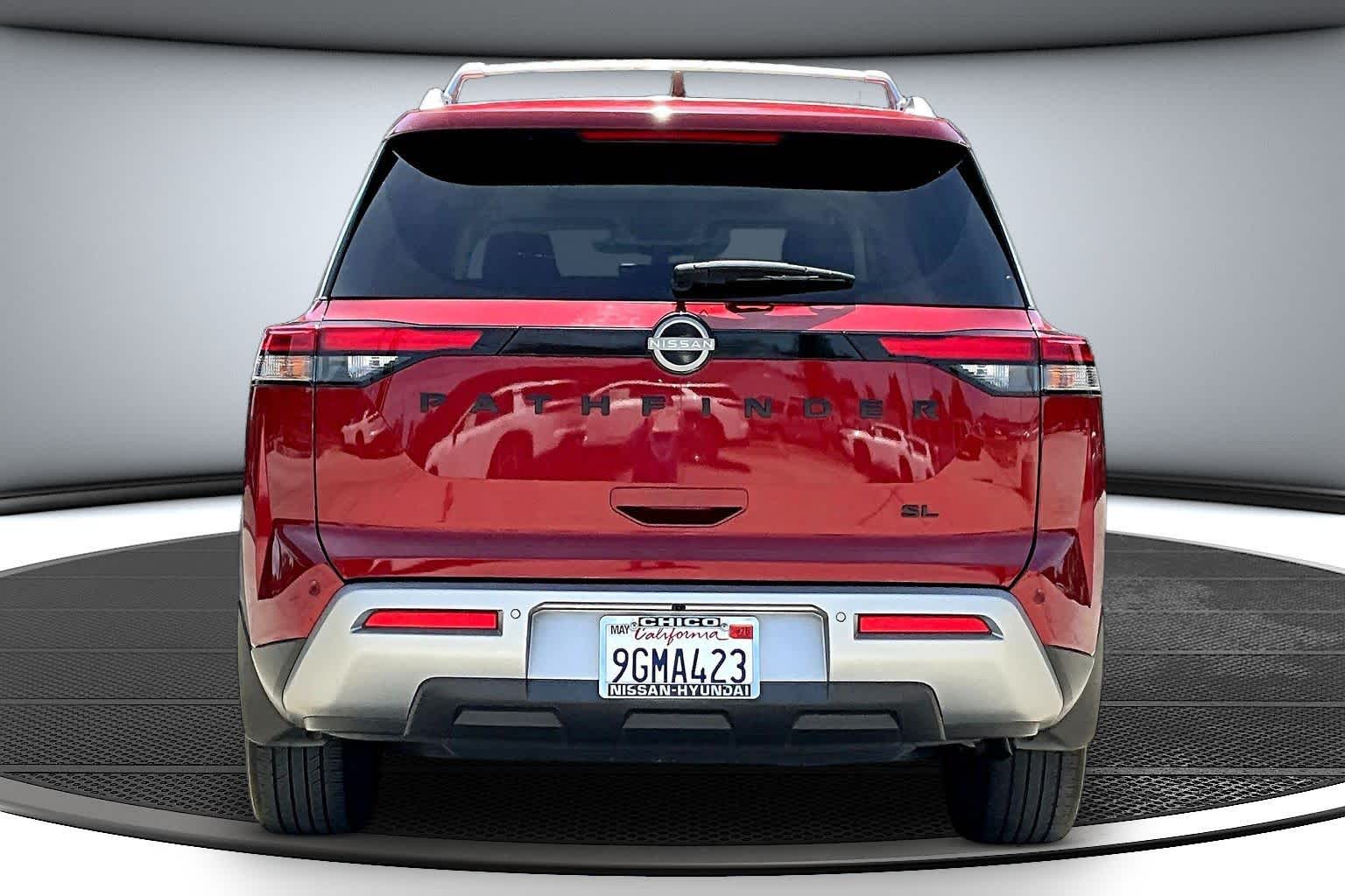 2023 Nissan Pathfinder SL