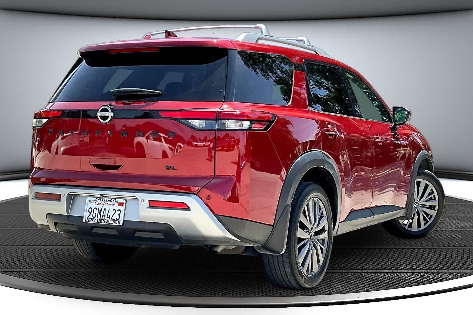 2023 Nissan Pathfinder SL