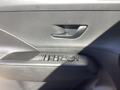 2025 Hyundai KONA SE