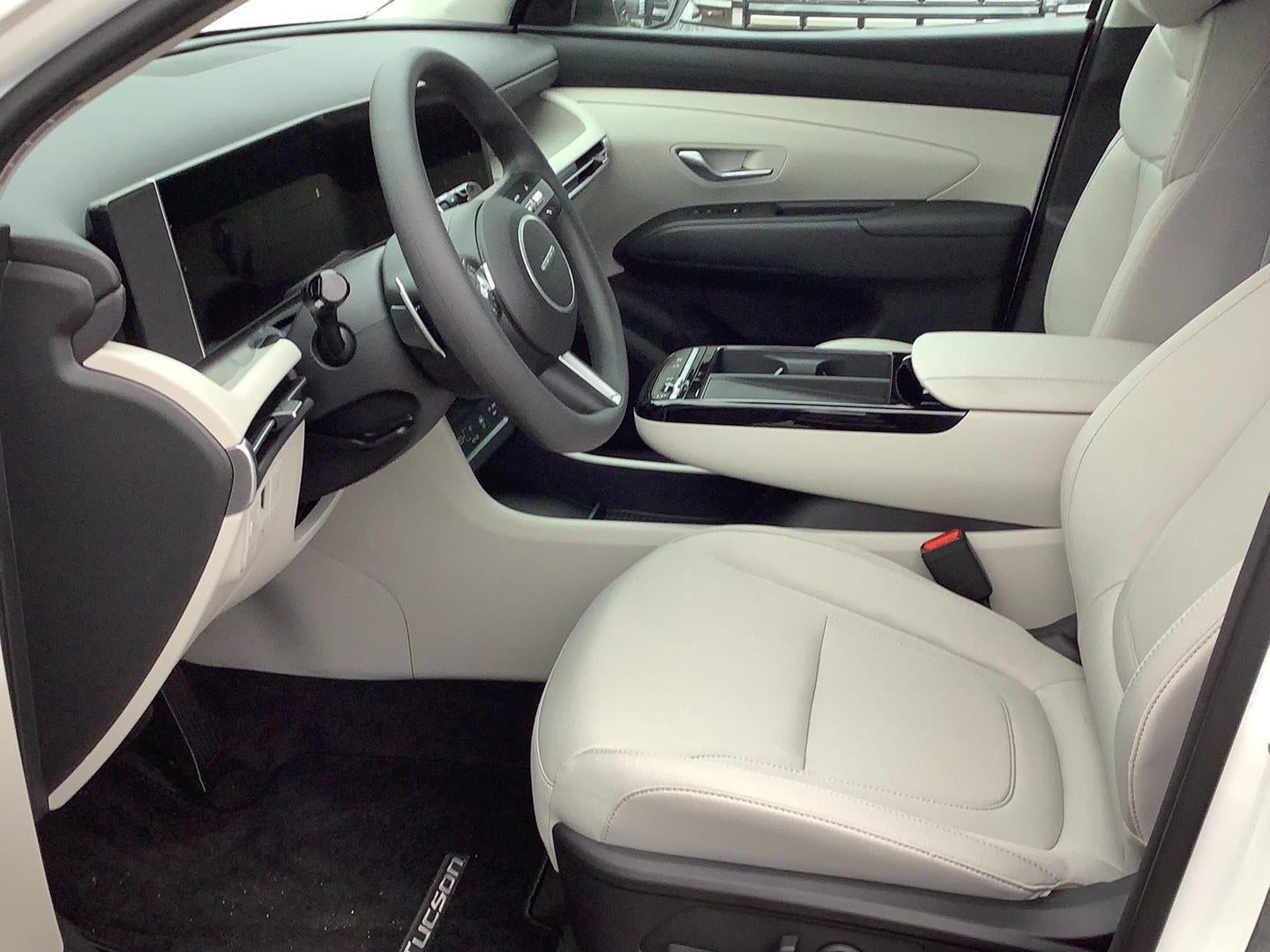 2026 Hyundai TUCSON HYBRID SEL AWD