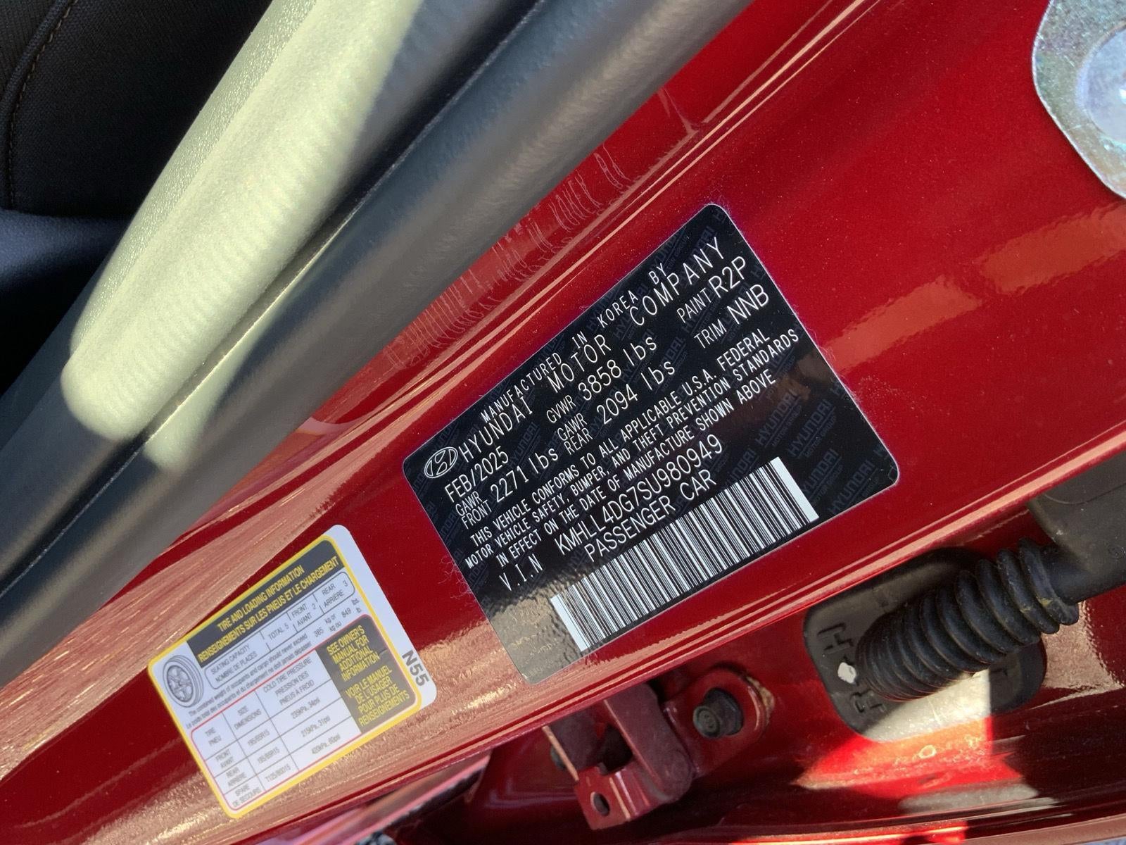 2025 Hyundai ELANTRA SE