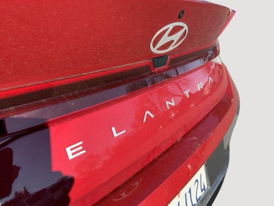 2025 Hyundai ELANTRA SE