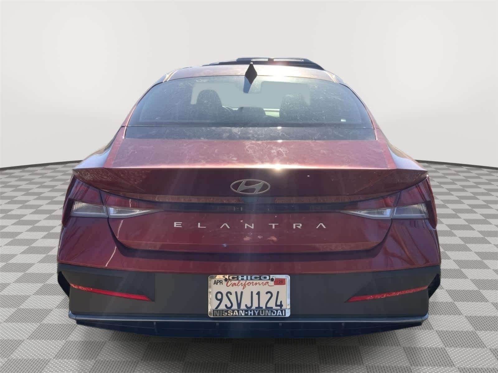2025 Hyundai ELANTRA SE