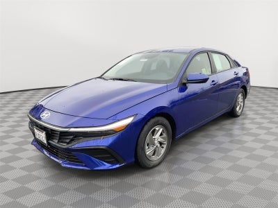 2025 Hyundai ELANTRA SE