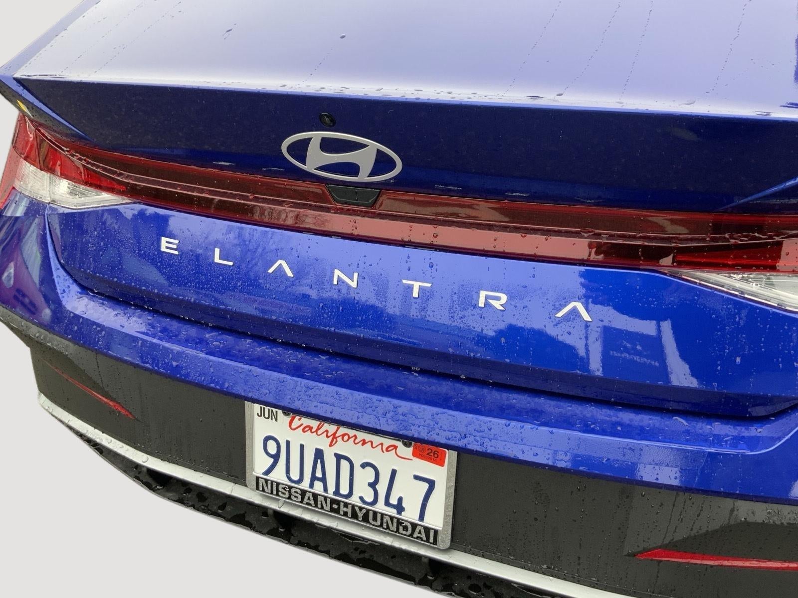 2025 Hyundai ELANTRA SE