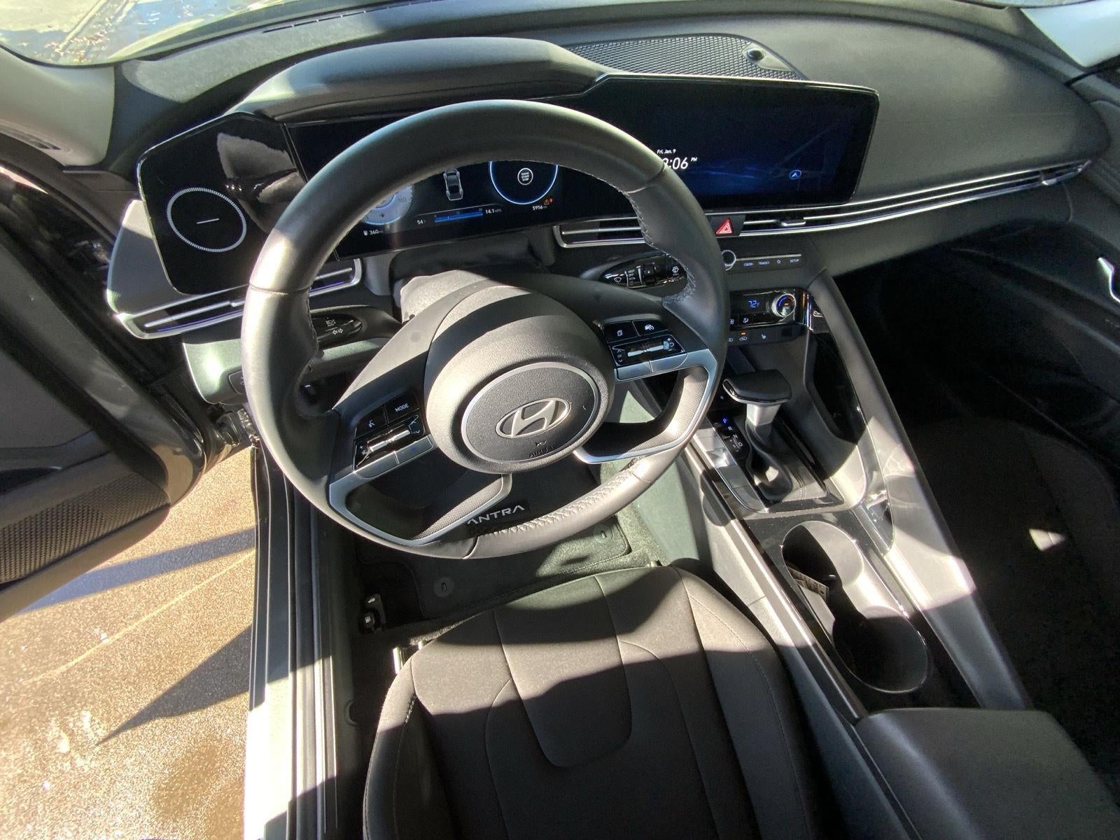 2025 Hyundai ELANTRA SEL Convenience