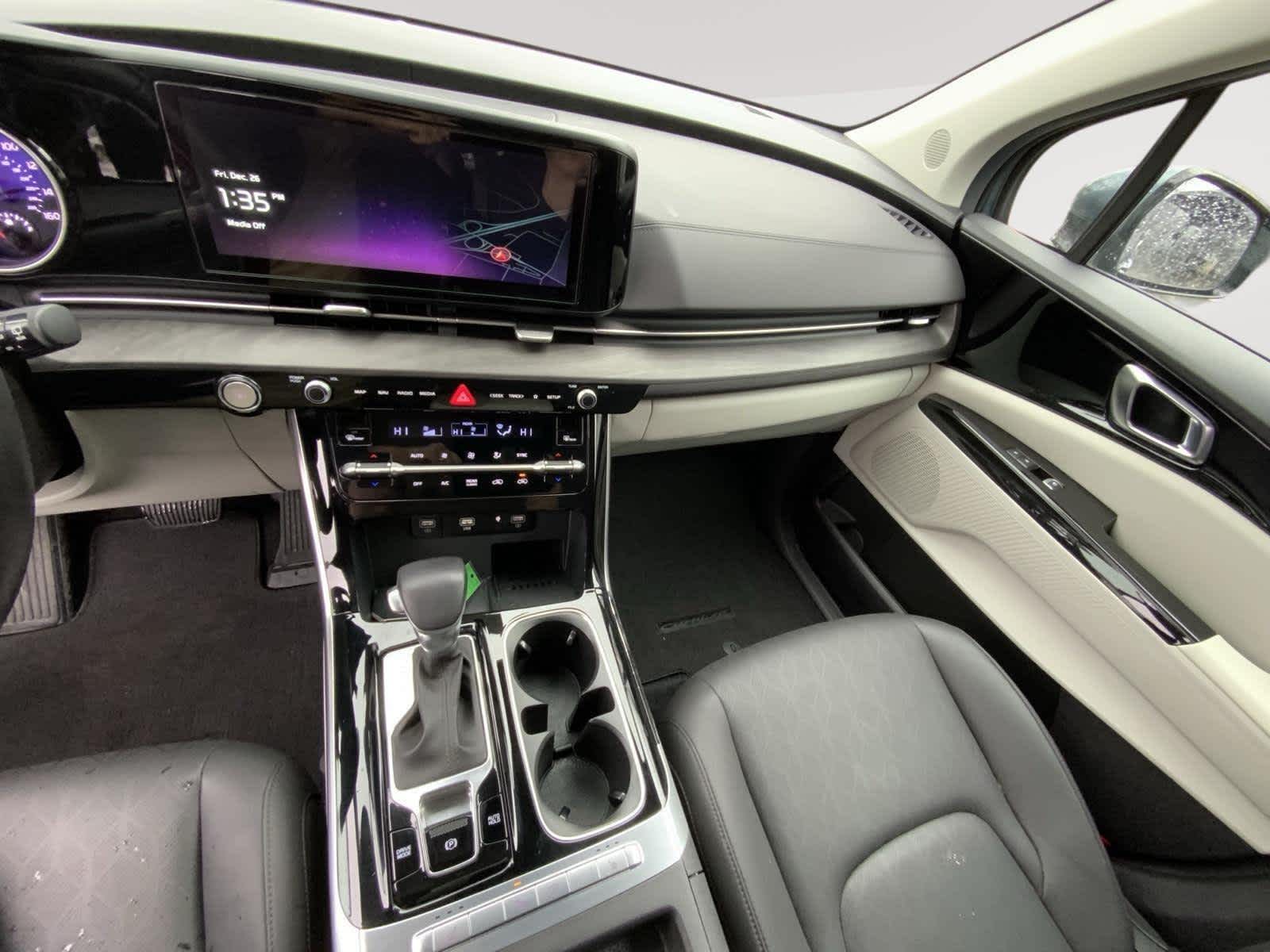 2024 Kia Carnival EX