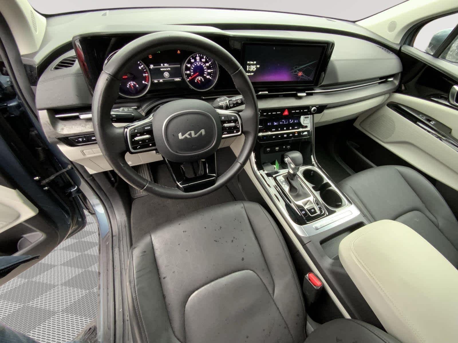 2024 Kia Carnival EX