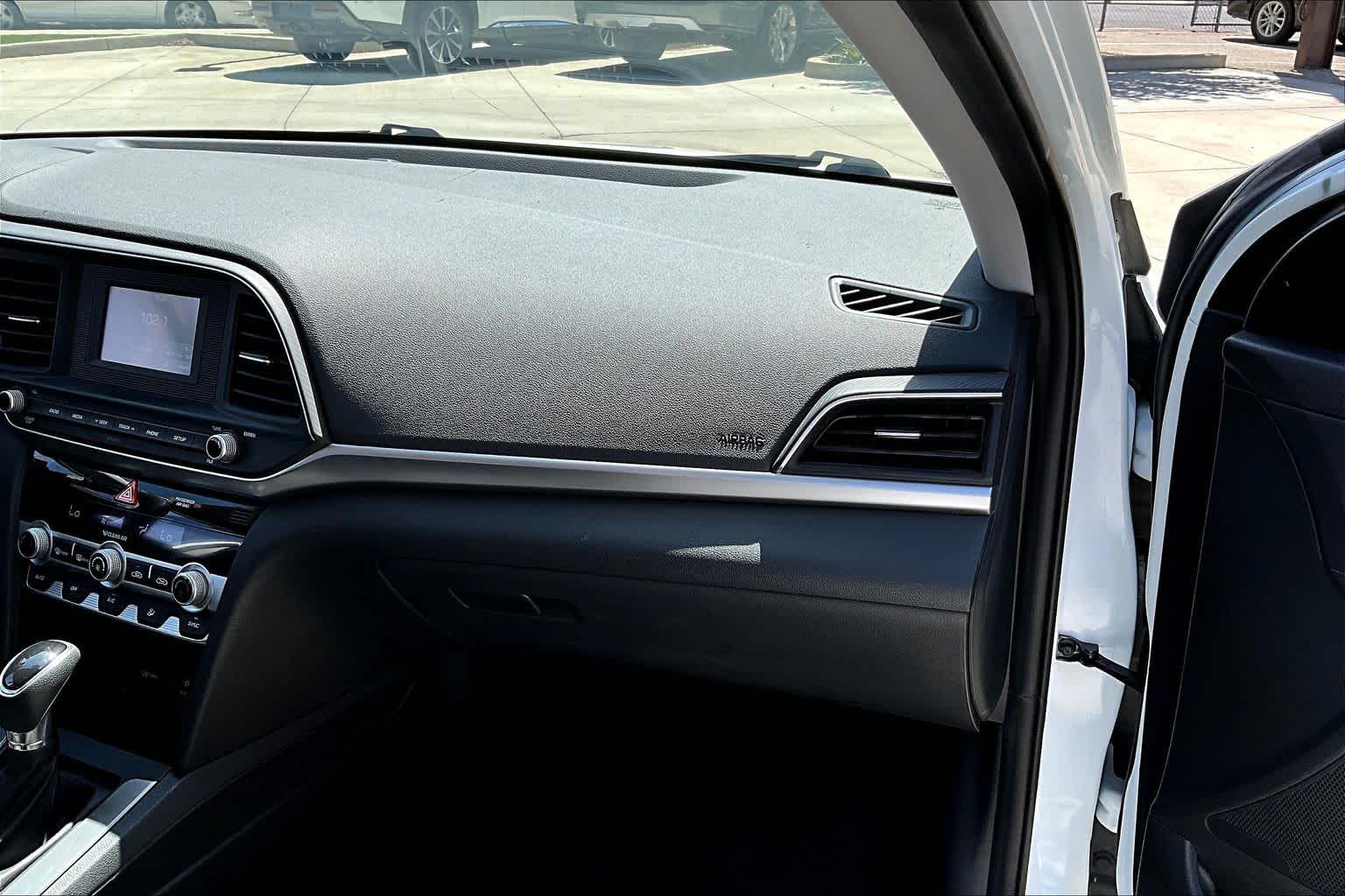 2020 Hyundai ELANTRA SE