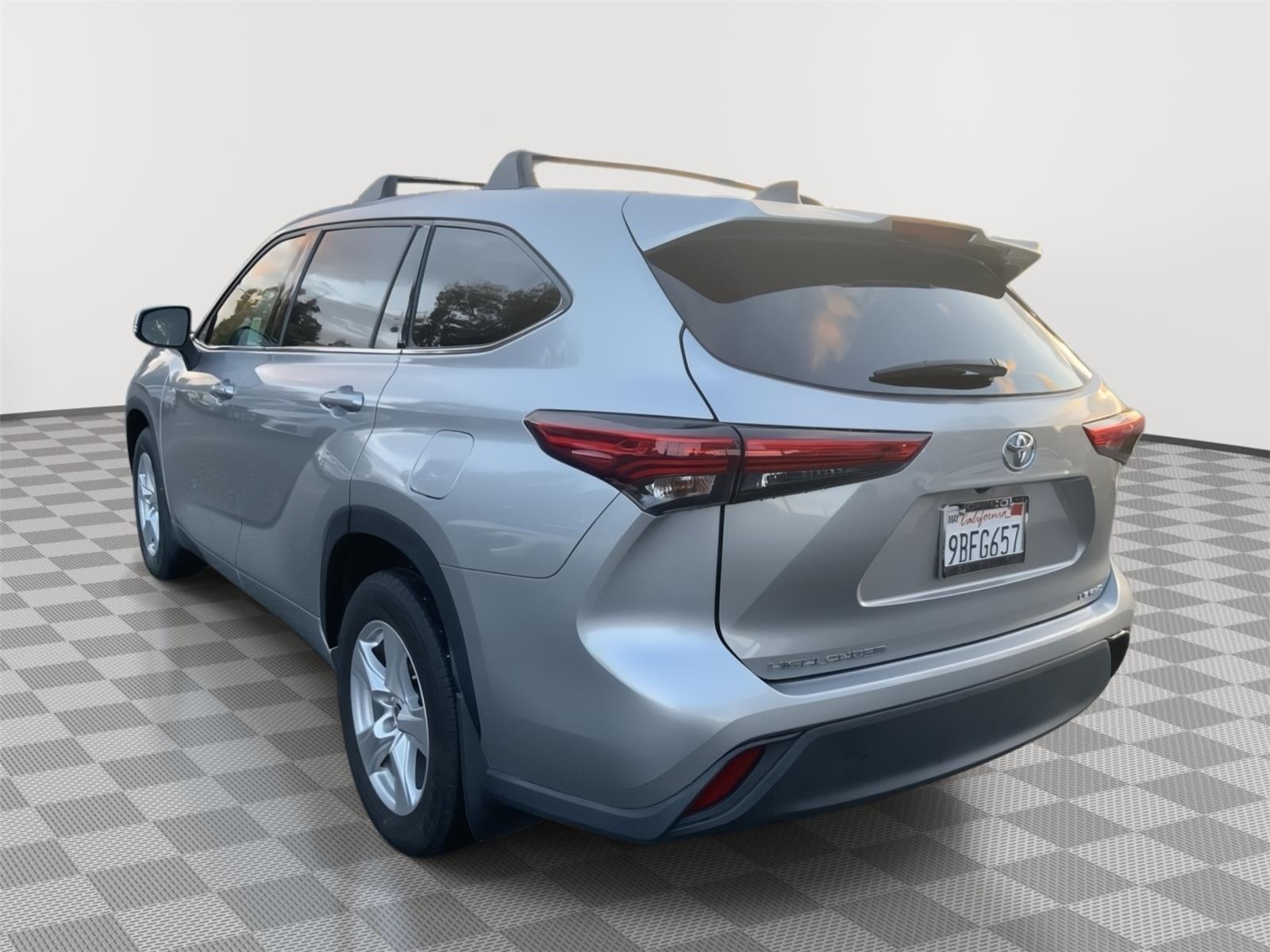 2022 Toyota Highlander LE