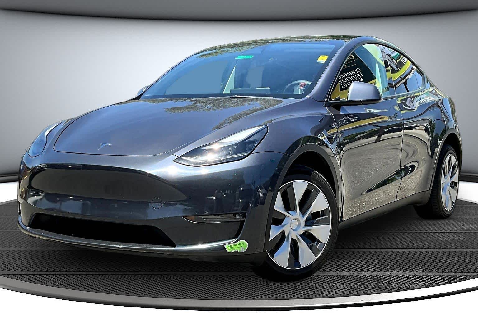 2023 Tesla Model Y Long Range Dual Motor All-Wheel Drive's photo