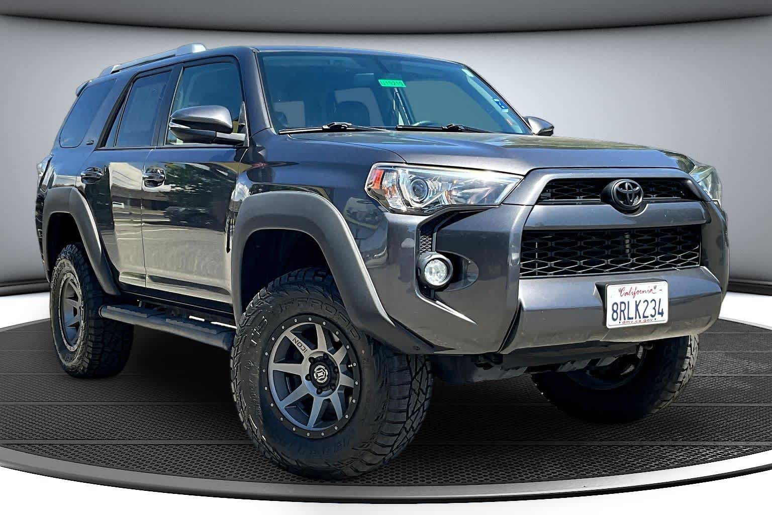 2018 Toyota 4Runner SR5 Premium 4x4 V6's photo
