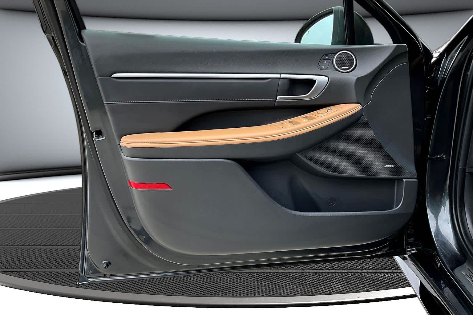 2022 Hyundai SONATA HYBRID Limited