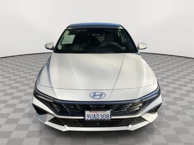 2025 Hyundai ELANTRA SE