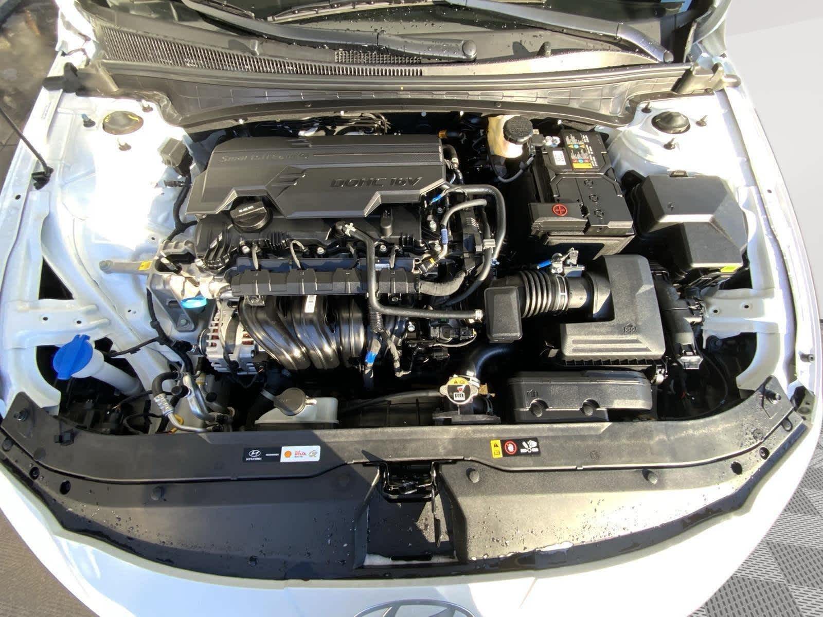 2025 Hyundai ELANTRA SE